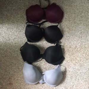 4 new Victoria Secret Bras